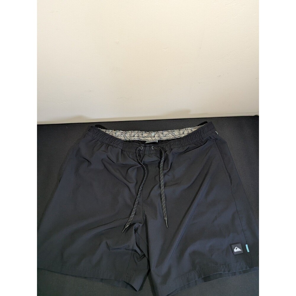 Men’s QUIKSILVER Swim Trunks Waterman Collection Size XL Black